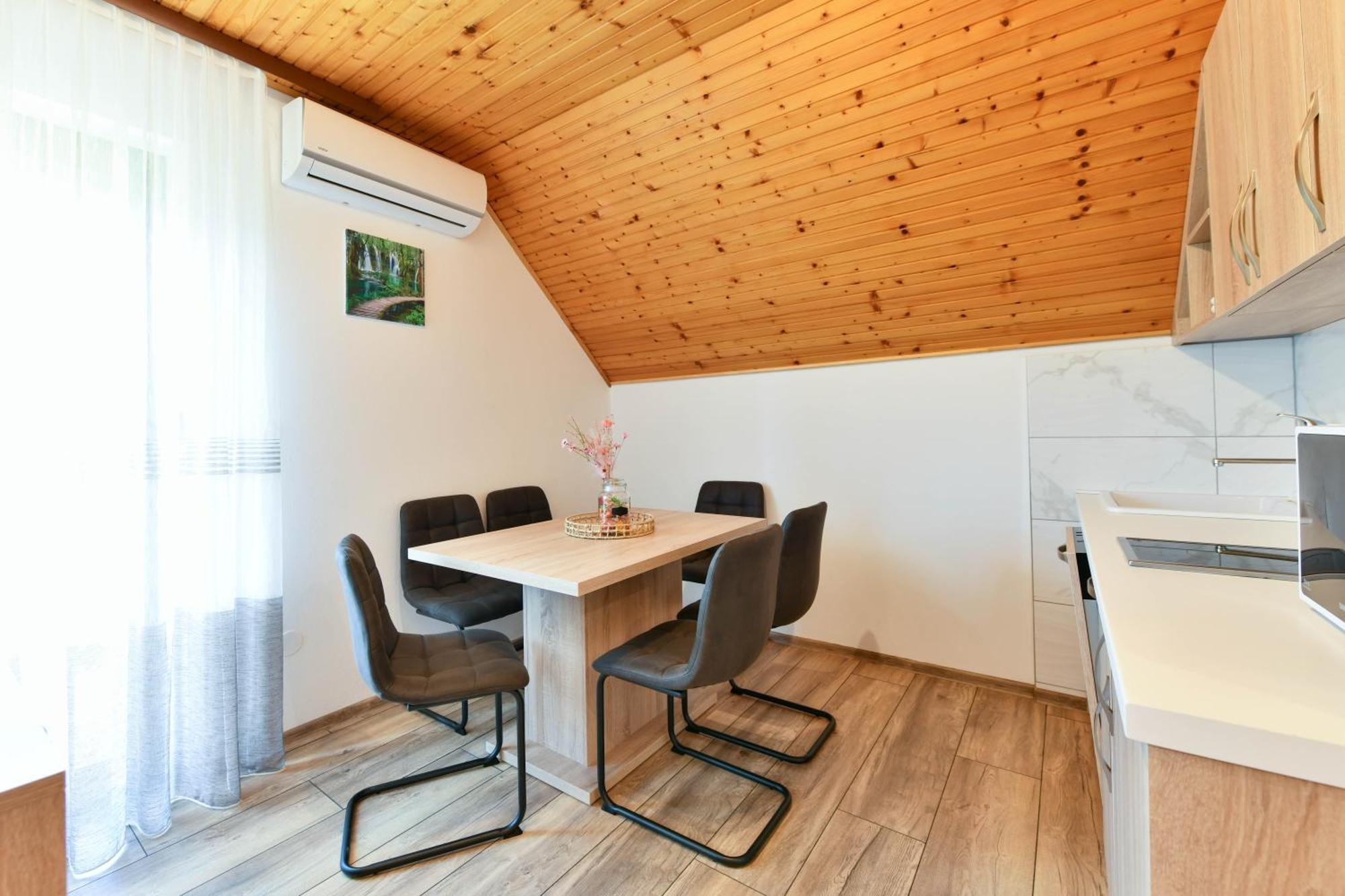 Apartment & Rooms Luketic Растовача Экстерьер фото